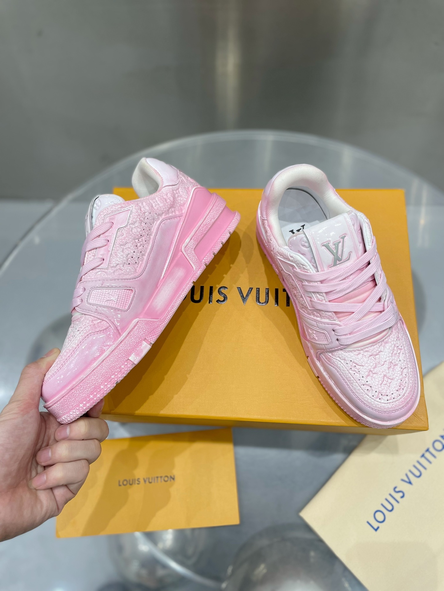 High Quality L*V Trainer Pink for Women