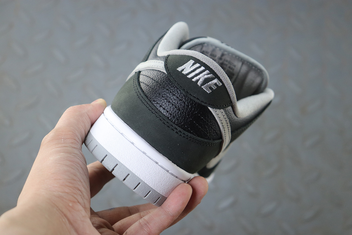 M Batch Nike SB Dunk Low J-Pack Shadow